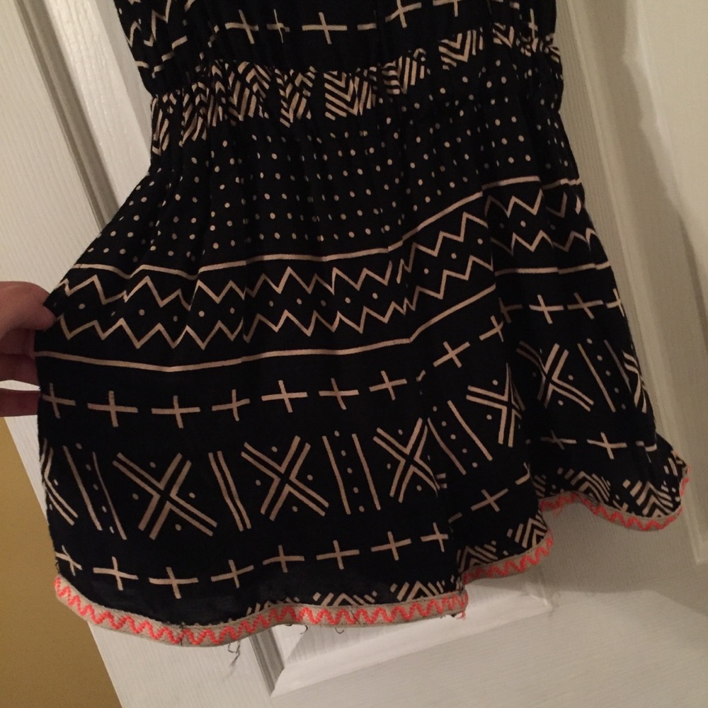 Patterned Romper - Picture 3 of 4